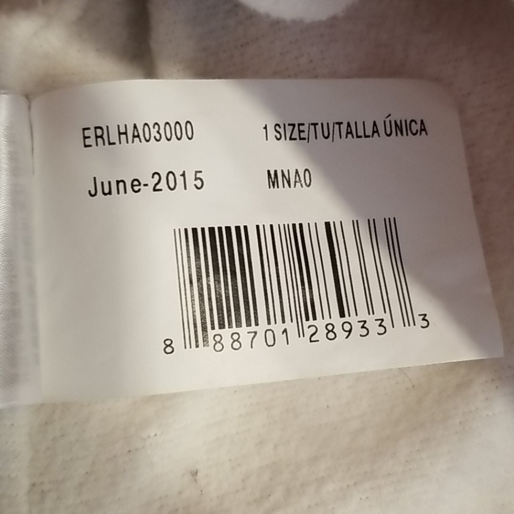 Knitted Roxy Fox Hat - Picture 6 of 6